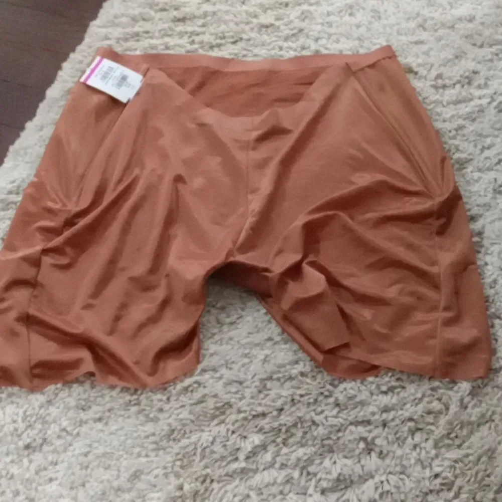 Skims Simply Bare Low Back Short in color Bronze. Size 3X NWT - Picture 6 of 6
